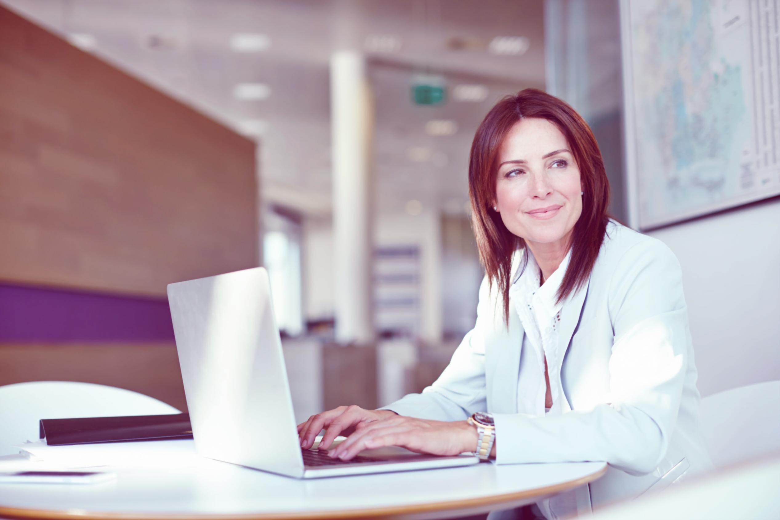 Sesión de trabajo colaborativo sobre estrategia de contenido local